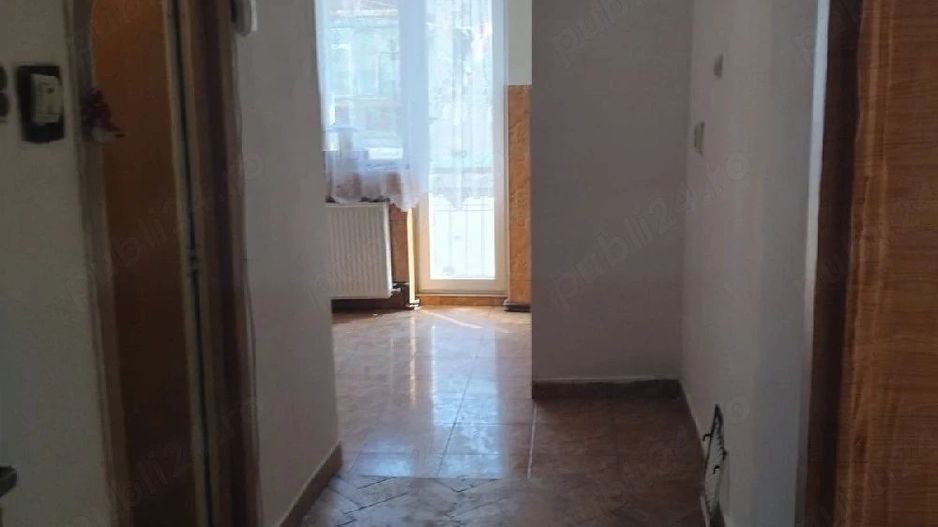 BRASADAS vinde garsoniera 37 mp. la etajul 3 pe Ostrovului. - Poză 4
