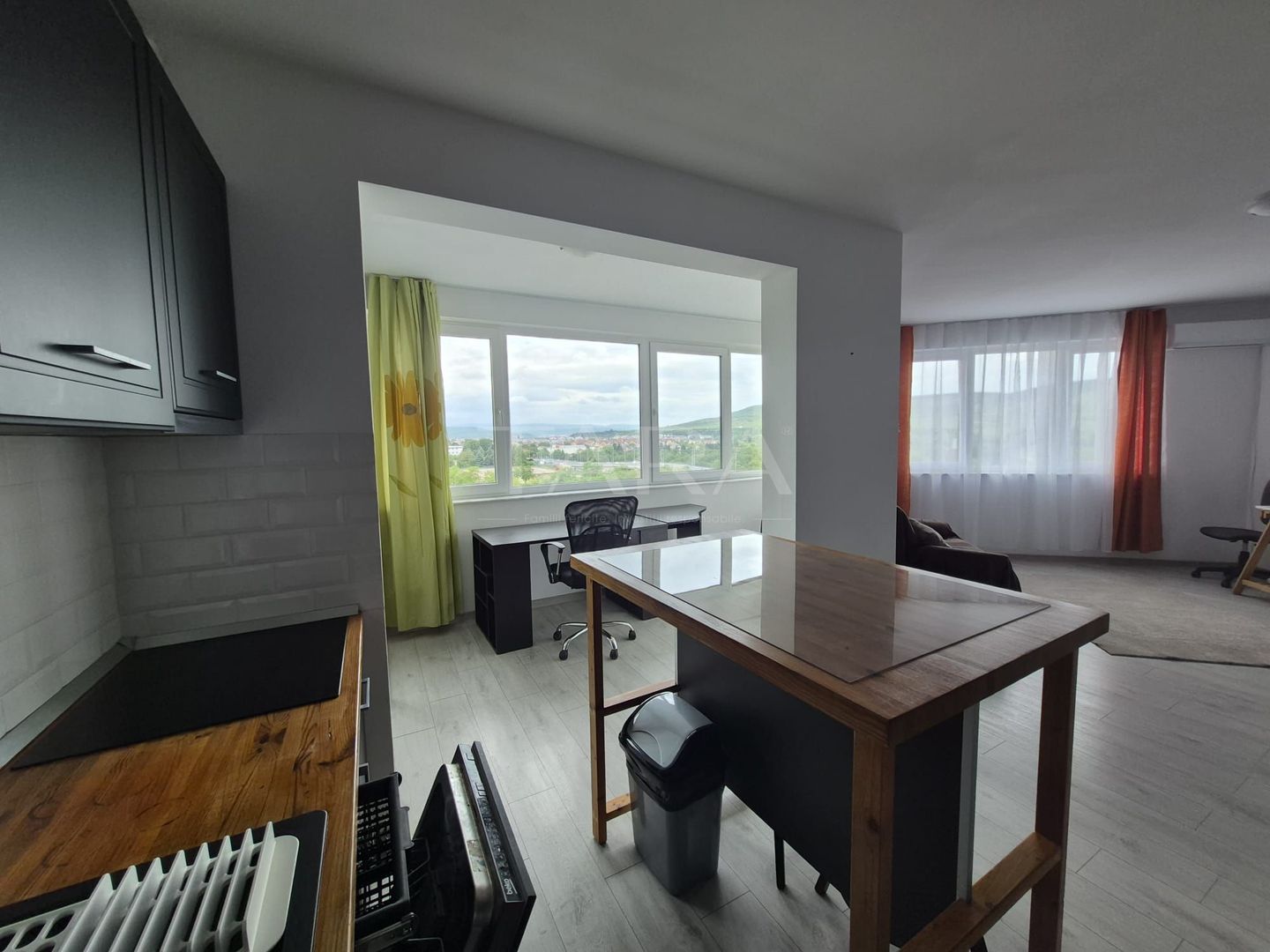 Apartament modern cu birou și panoramă deschisă – zona BMW. - Poză 4