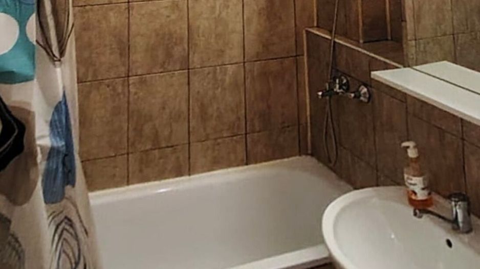 3 camere, situat la etajul 1 al unui imobil din zona 13 Decembrie Făget - Poză 7