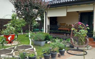 Parter cu structură pentru etaj, curte amenajată și organizare impeca - Poză 11