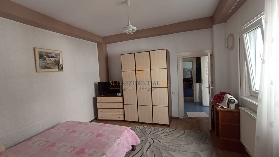 Casa spatioasa cu 7 camere, zona Bd. Brancoveanu, acces facil metrou - Poză 16