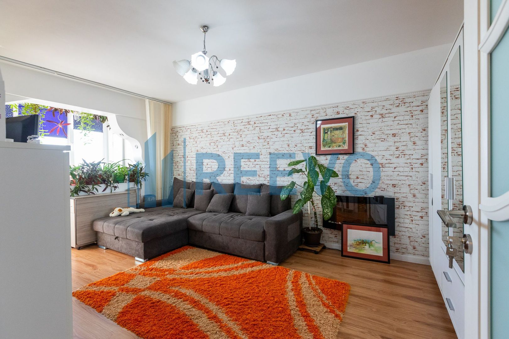 Apartament de vânzare cu 3 camere,  str. Letea, Bacău - Poză 1