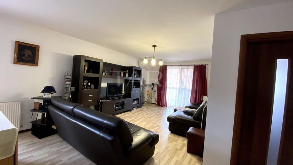 De vanzare apartament cu 3 camere de tip penthouse in Floresti! - Poză 1