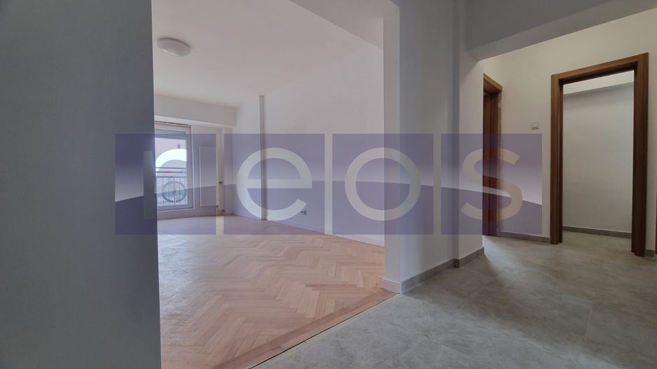 VANZARE 4 CAMERE DECOMANDAT -UNIRII - VEDERE FANTANI - 104mp - Poză 1