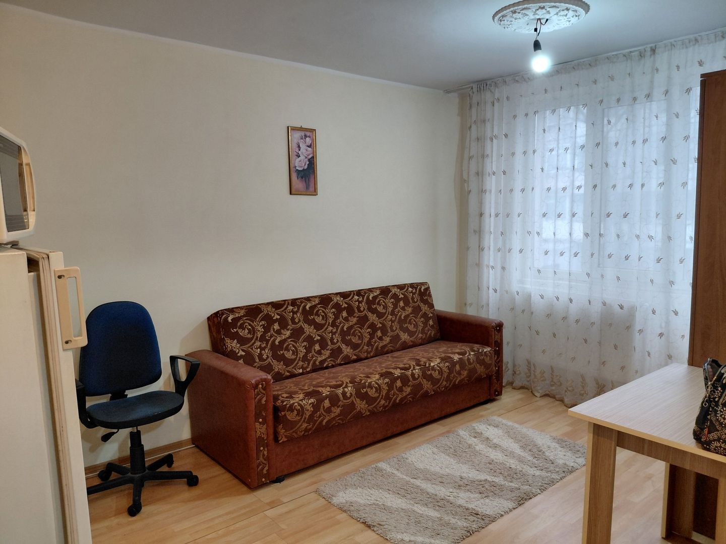 Apartament  2 camere, Micro 19,et 1,mobilat si utilat - Poză 4