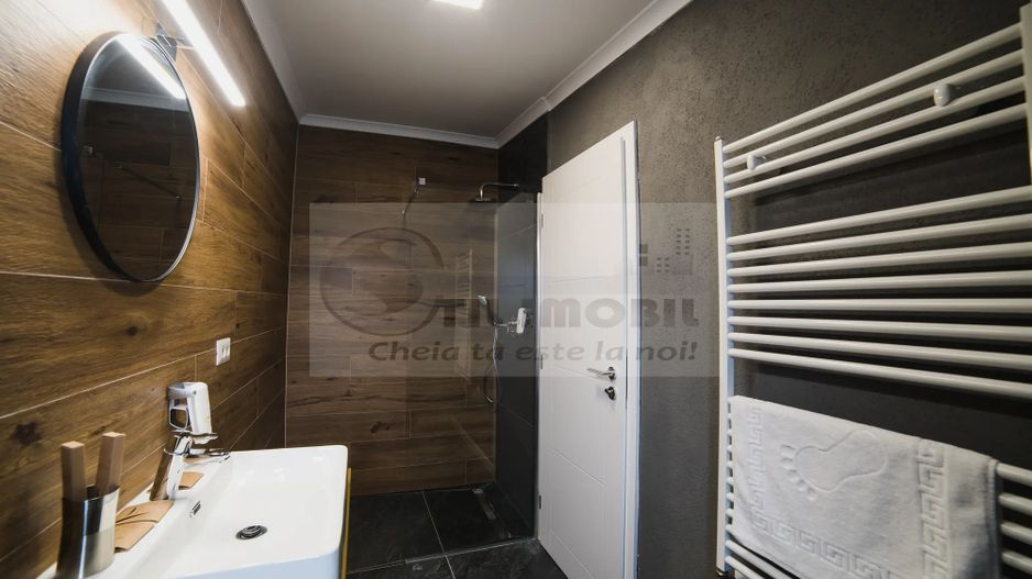 Pensiune de vanzare Voronet - 6 camere - 7 bai - Poză 13