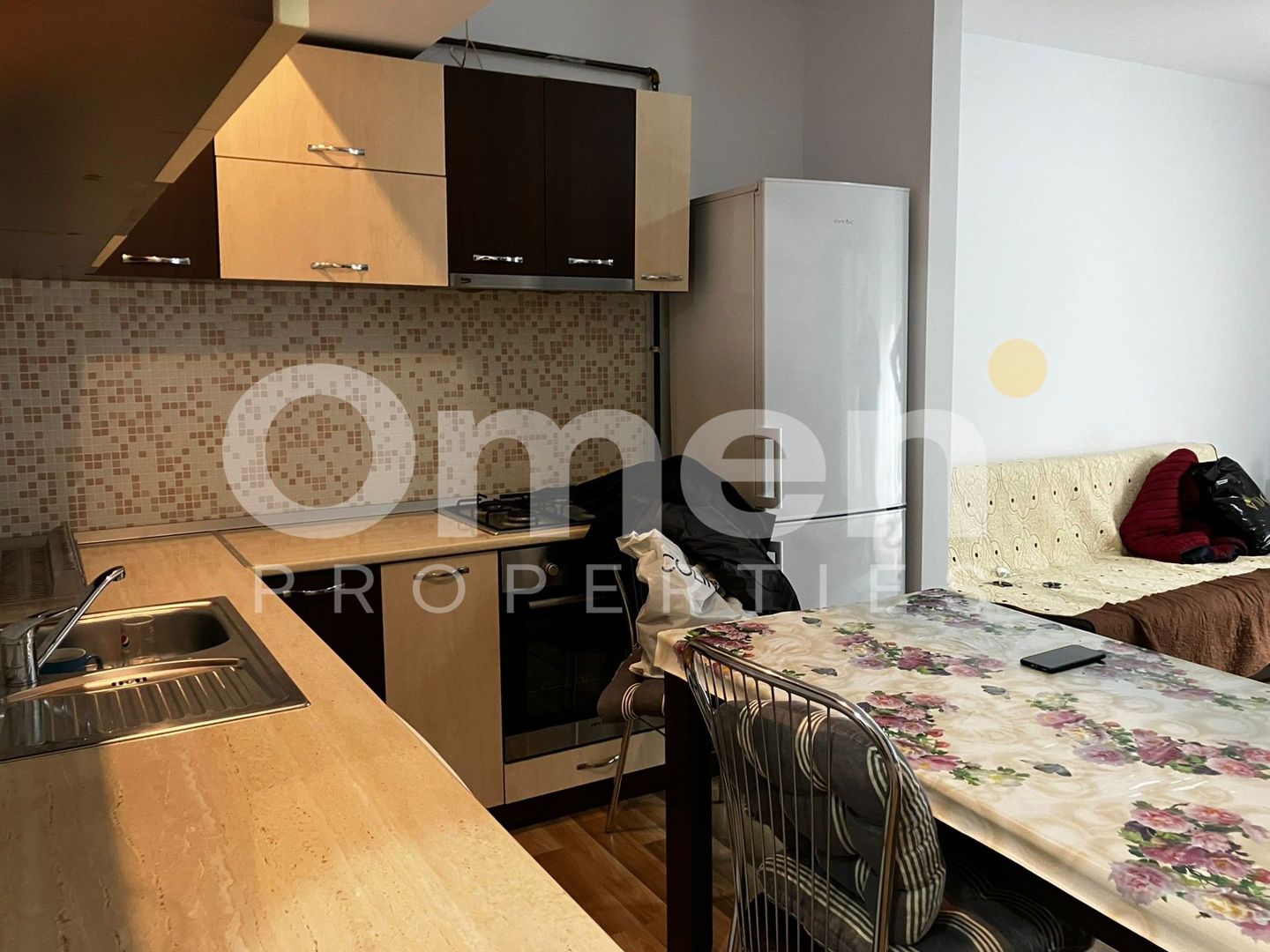 De închiriat – apartament 2 camere decomandat, str. Victoriei, 50 mp, etaj 1 - Poză 1