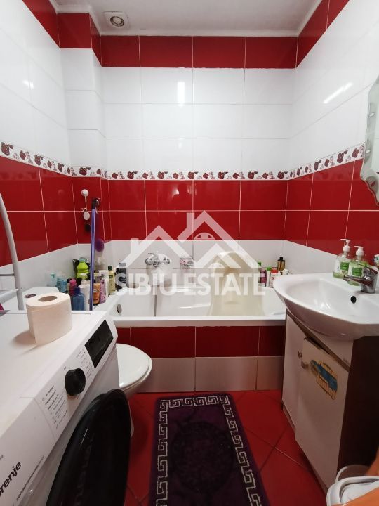  Apartament la mansardă ,3 camere, mobilat și utilat zona Ipas  - Poză 7