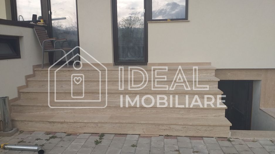 Casa moderna cu 4 camere, La  CHEIE in Poplaca - Poză 16