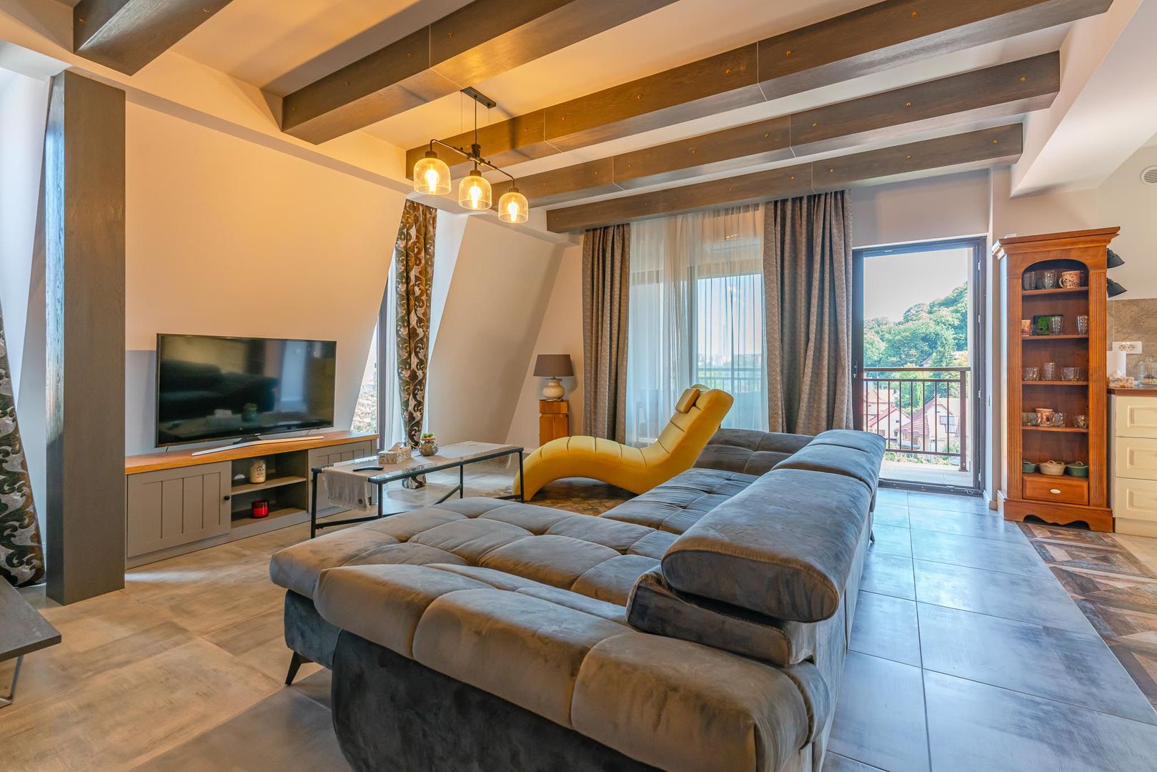 Mobilat și utilat modern, cu două locuri de parcare subterane - Poză 2