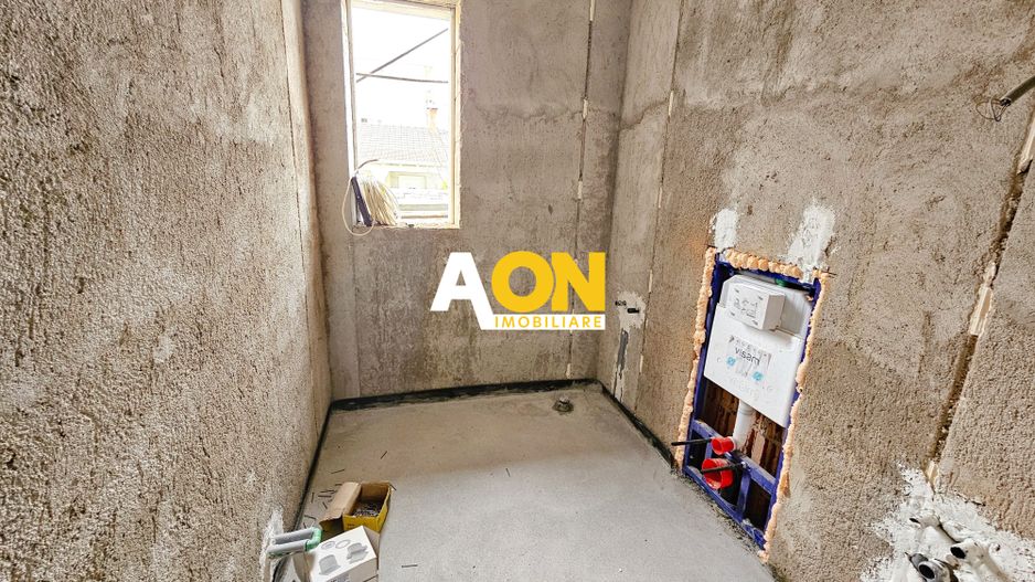 Apartament cu 3 camere, 2 bai, curte proprie, parcare si boxa 40 mp - Poză 10