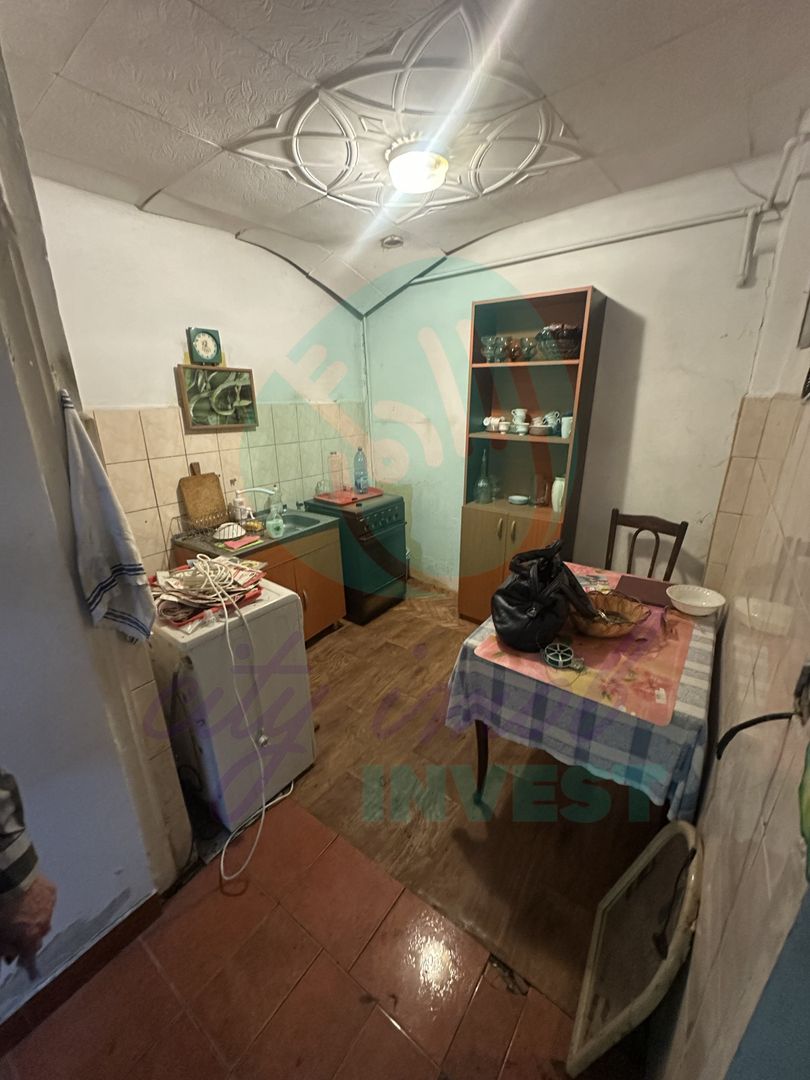 Casuta batraneasca cu teren 184 mp de inchiriat - Poză 12