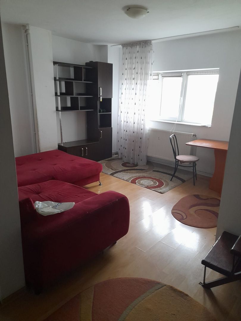 Mansarda  situata in Micro 21, cu balcon si vedere la Dunare - Poză 3