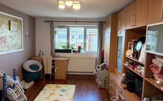 Apartament 2 camere decomandat – mobilat și utilat, zona Hotvon - Poză 9