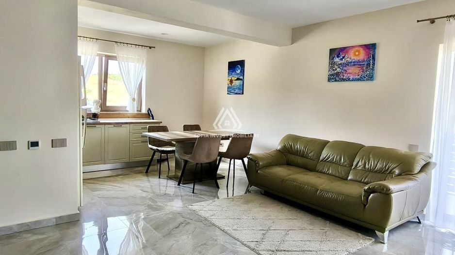 Apartament 70 mp de închiriat in vila cu parcare si foisor, Zona Iris - Poză 1