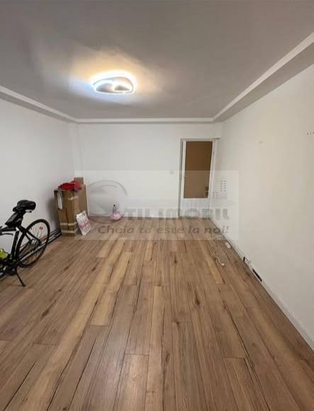 Apartament 2 camere decomandat zona Cug - 106.000 Euro - Poză 2