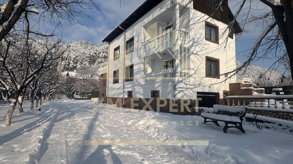 VILA S+P+E-306 MP, TEREN 2078 MP, CAMPULUNG - Poză 41