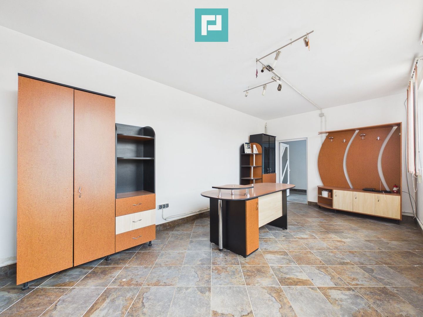 Imobil 700 mp cu teren de 2775 mp, Sântana - Poză 9