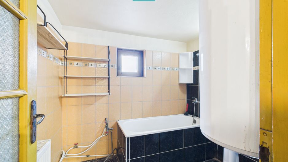 Casă cu teren 930 mp în Becicherecu Mic - Poză 18