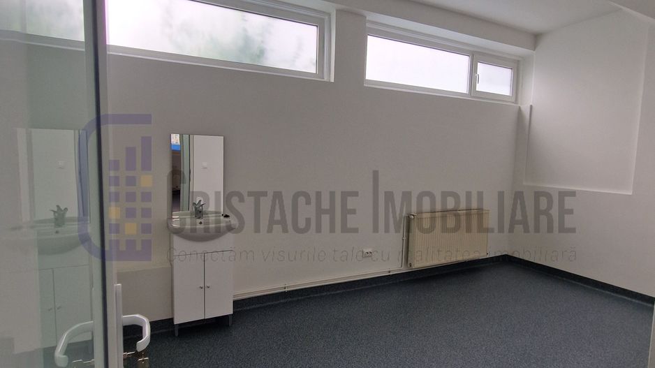 Spatiu comercial renovat si amenajat pentru a fi folosit ca o clinica medicala - Poză 13