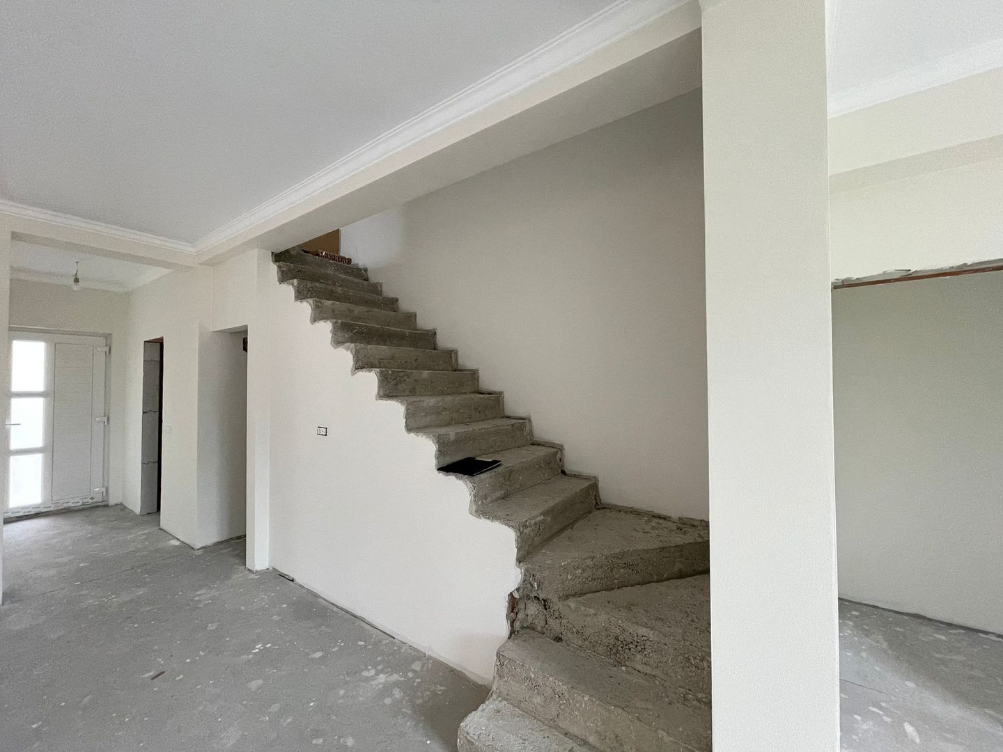 Duplex desparțit - 5 camere și 3 băi- Moșnița Nouă - Poză 4