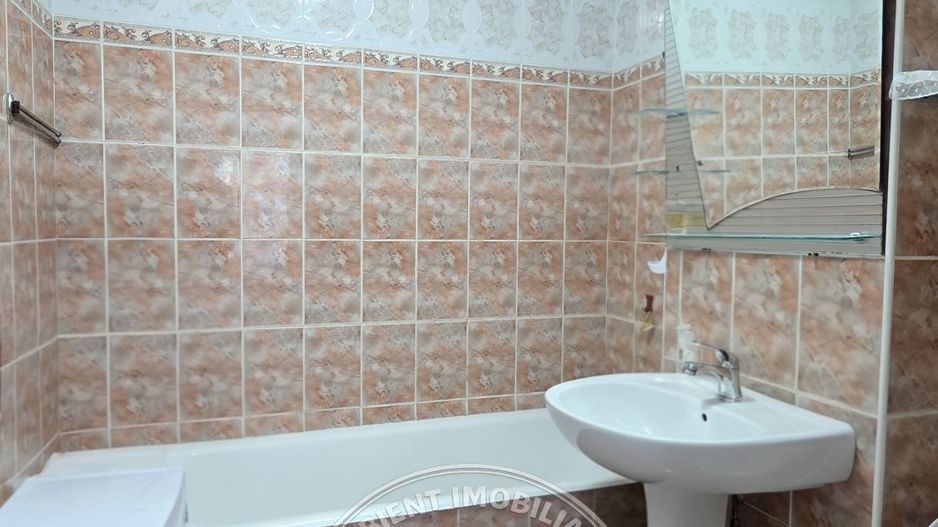Apartament cu 2 camere, etaj 2, mobilat si utilat, zona GARA; - Poză 6