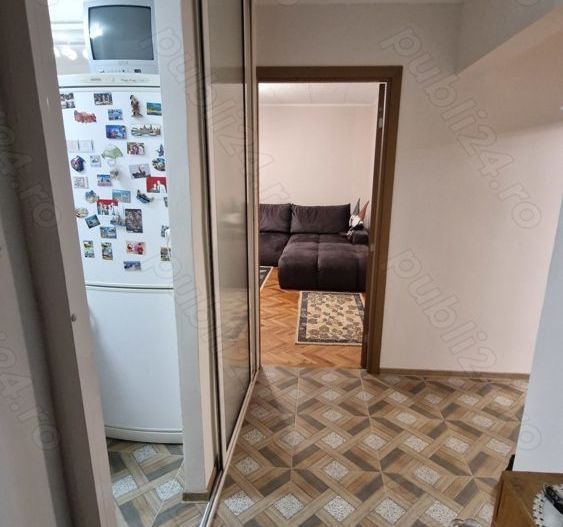 Vând apartament - Poză 1