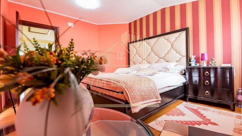 VILA 9 CAMERE, TEREN 1482 MP,  ZONA CENTRALA CAMPULUNG, PRET 190000 E - Poză 1