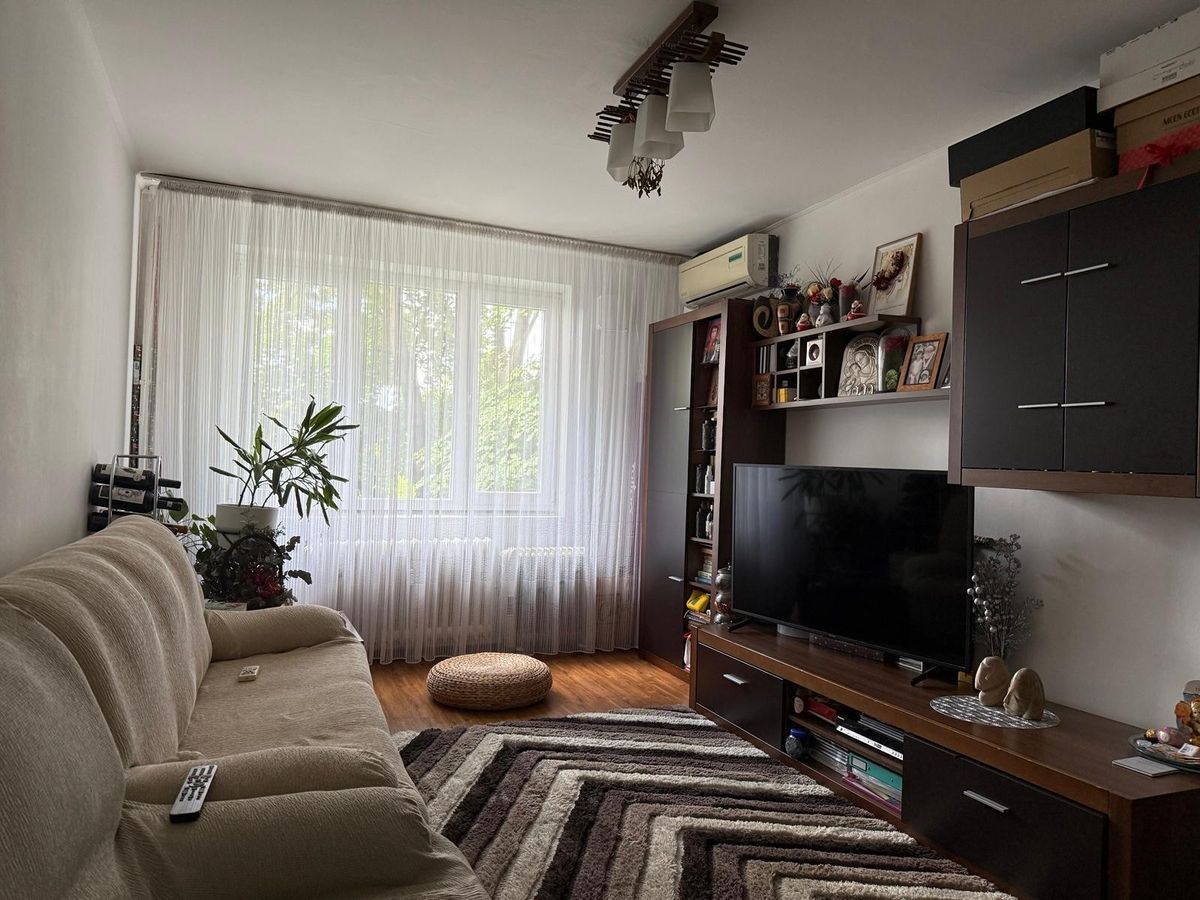 Apartament 3 camere  in Titan, la 2 minute metrou Grigorescu - Poză 1
