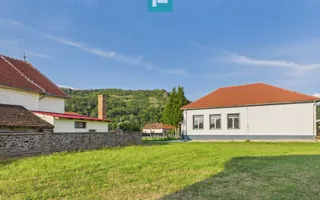 Casă în centrul localității Dezna, județul Arad - Poză 15
