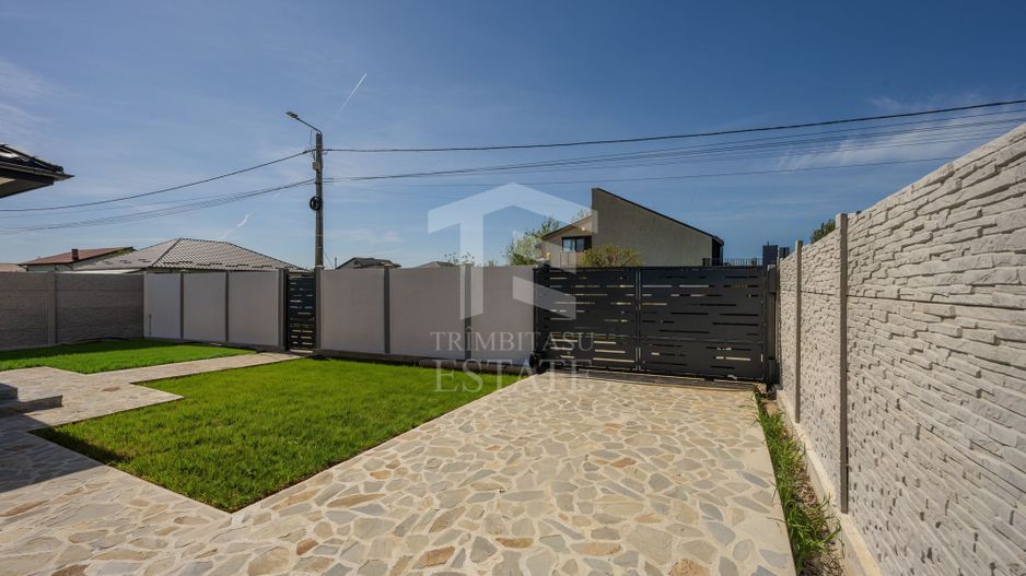 CASA TIPLA, Racordata! Cu un DORMITOR la PARTER ! Domnești! - Poză 23