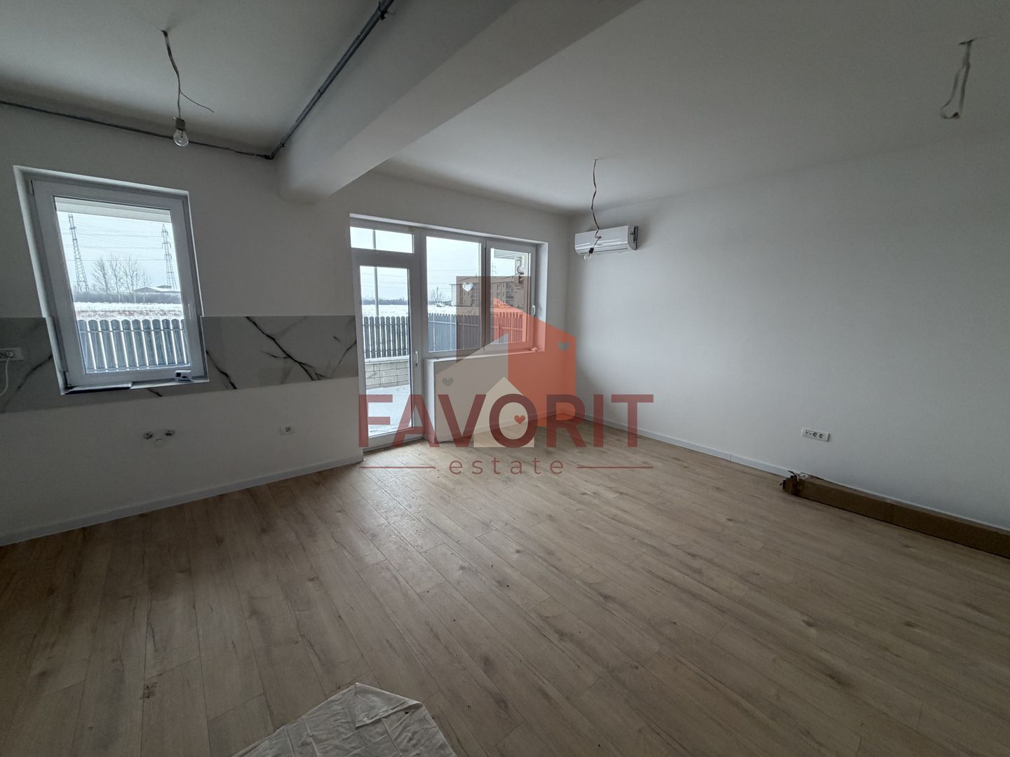 Bloc Nou. Gradina proprie de 103 mp si 2 locuri de parcare inscrise in CF. - Poză 2