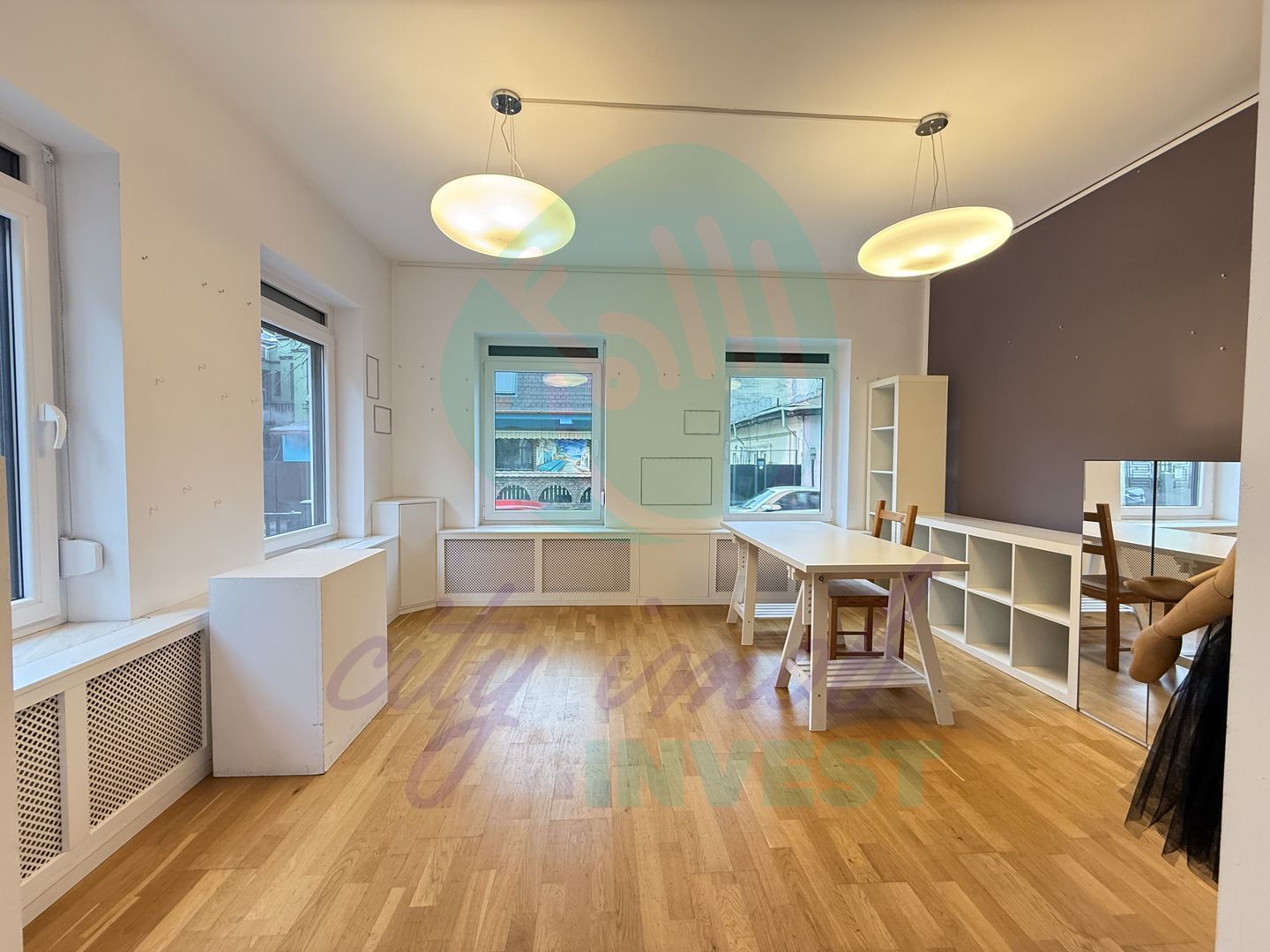 Un apartament Chic ideal ca locuinta sau activitate - Poză 1