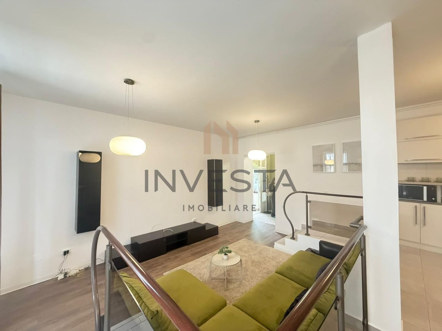 Casa finisata modern - zona centrala! - Poză 3