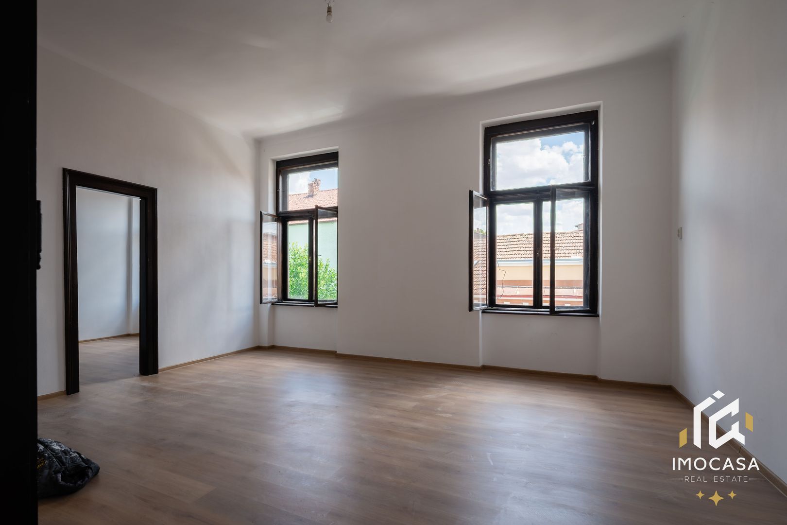 De vanzare Cladire bloc Istoric Central Arad D+P+E+M curte proprie - Poză 18