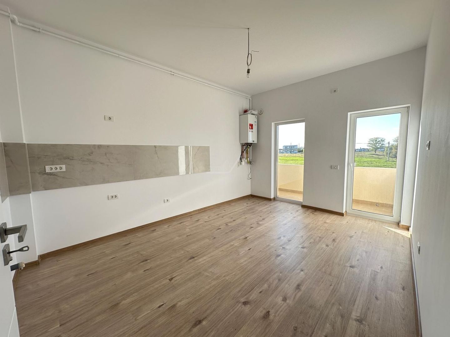 Etaj 1. Bloc finalizat. Loc de parcare. - Poză 1