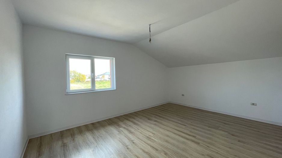 Duplex 4 dormitoare-2 Bai-129 Mp- Super Pret-Pozitie Excelenta-Ghiroda - Poză 6