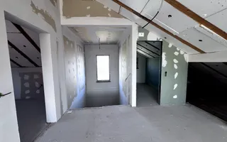 Vanzare casa P+M in Sendreni( in spatele Primariei), pret 92.500 euro - Poză 11