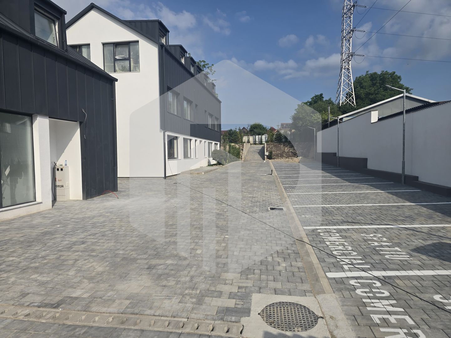 Apartament 3 camere 2 locuri de parcare zona Turnisor - Poză 4