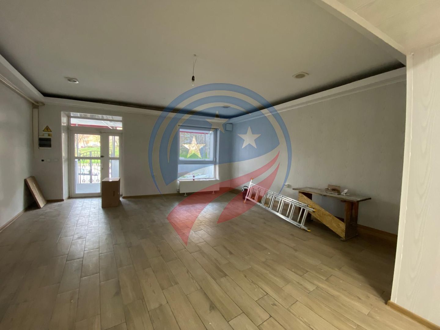 SPATIU COMERCIAL STRADAL 200M STRADA CARACAL - Poză 1