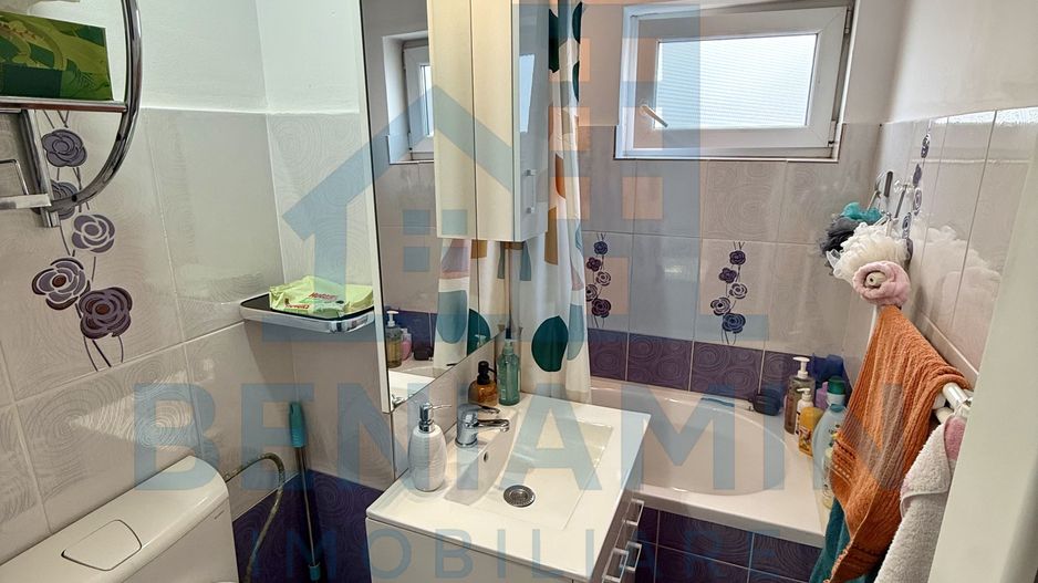 3 camere - etaj 3 - 52mp - renovat - centrala - apa - Craiovita Noua - Poză 6