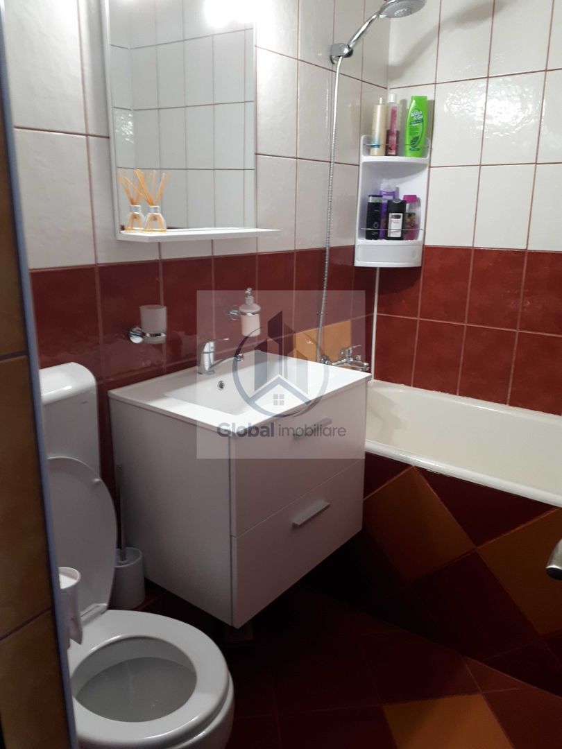 Inchiriez apartament decomandat 2 camere - Poză 5