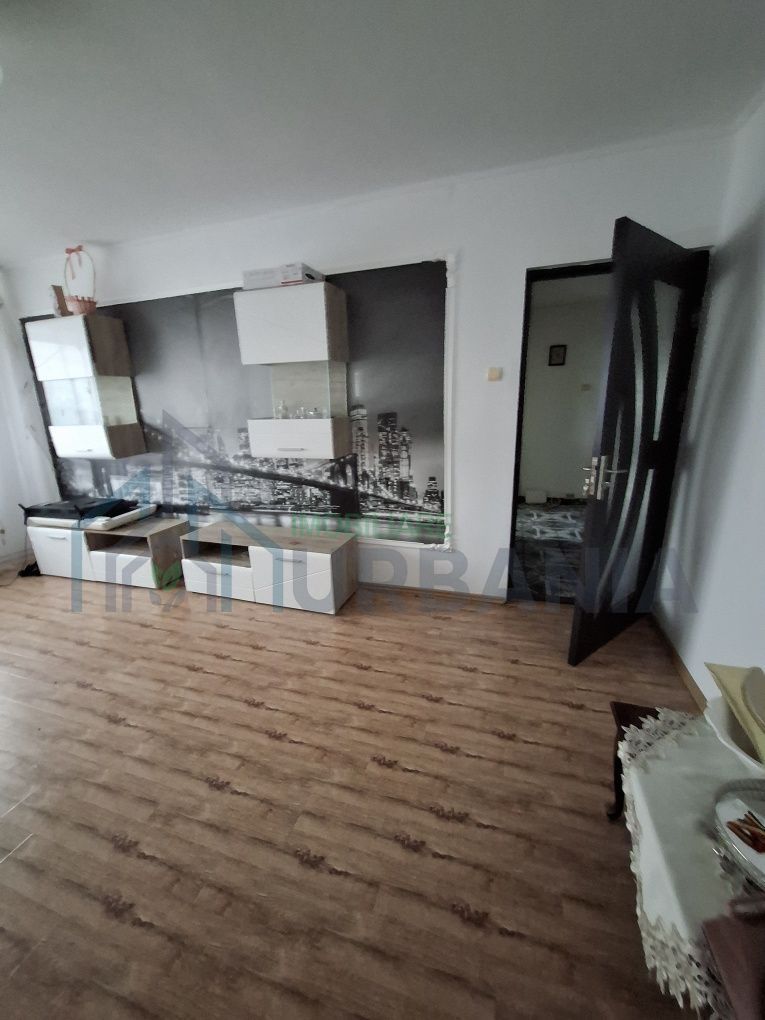 Apartament cu 3 cam D Nicolina fostul rond vechi - Poză 2