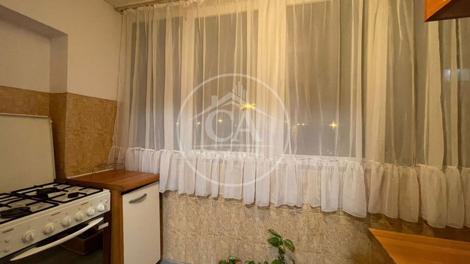 Apartament cu 3 camere de inchiriat in zona Nufarul, Oradea - Poză 9