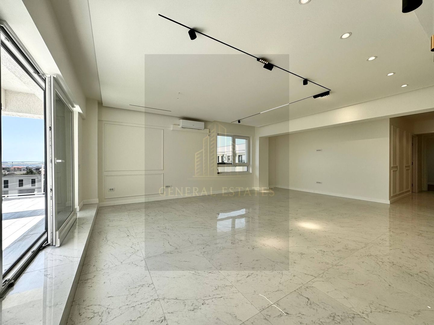 Vânzare Penthouse cu Terasă generoasă în Complexul Atrium Garden - Poză 2