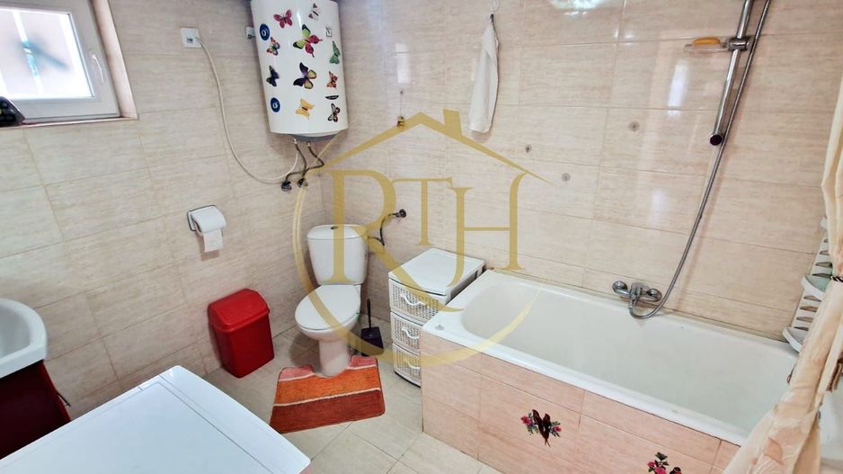 Vand casa recent renovata cu 900 mp curte si gradina in Carpinis - Poză 9