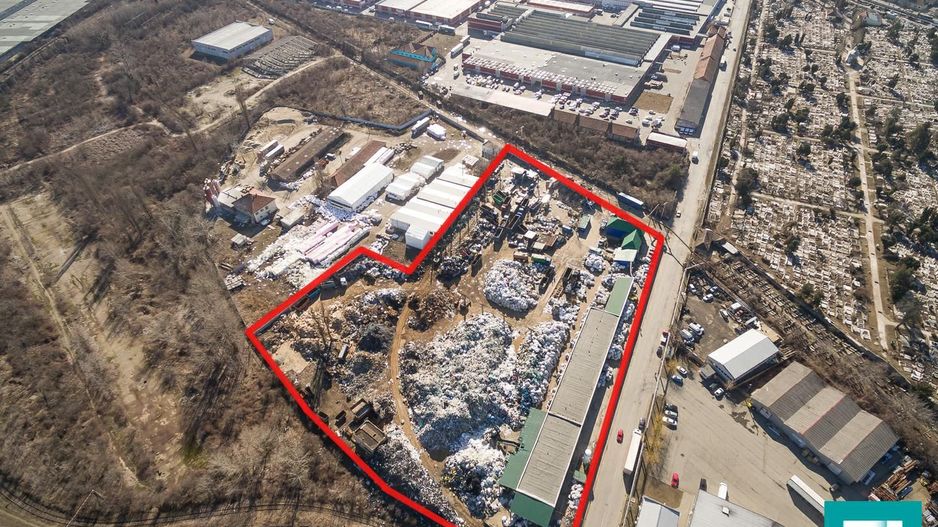 Platformă industrială cu linie CFR funcțională - Poză 1