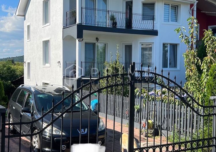 Casă spațioasă structurată pe 4 niveluri – Corunca, zona Rompetrol - Poză 2