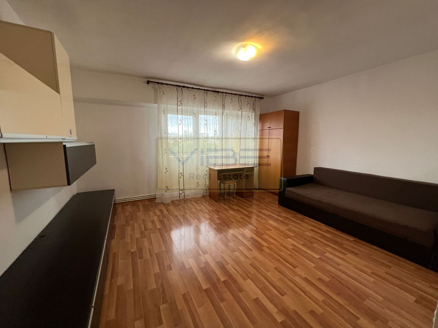 Apartament 1 camera decomandat 10 min Gara - Poză 1
