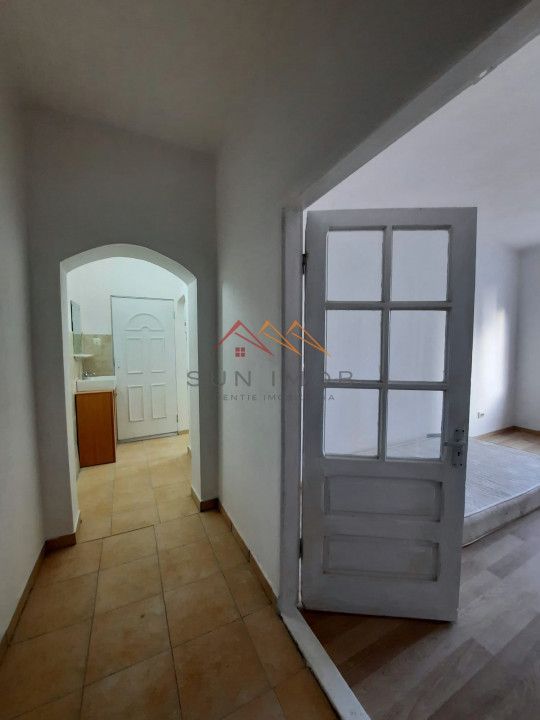 Garsoniera, zona centrala, 40 mp, recent renovata, Campina, Prahova - Poză 5